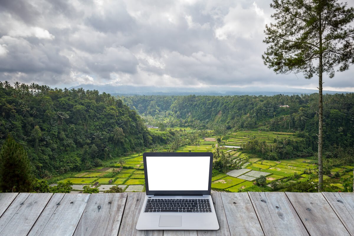 digital-nomad-destinations-laptop-perch